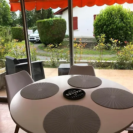 Appartement Cosy, En Rez De Chaussee, En Plein Centre De Cambo Les Bains Buitenkant foto